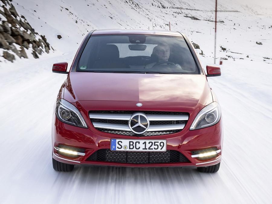  Mercedes-Benz B220 4Matic 2013 года  (фото 3 из 11)
